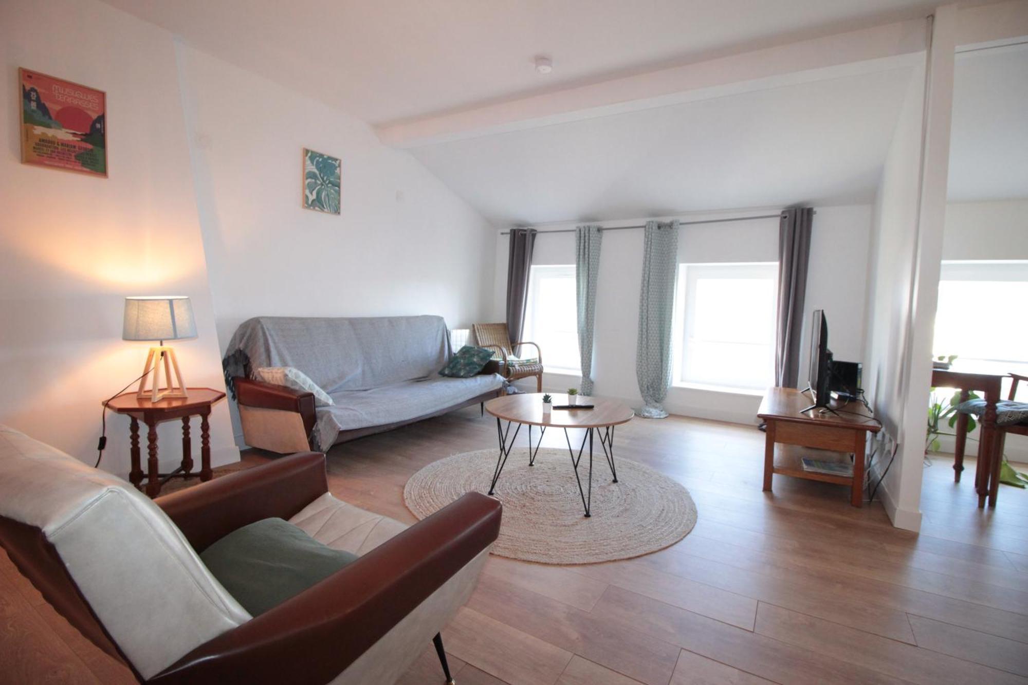 Logement Neuf "Meuse" - Hyper Centre - Parking Proche - Proche Gare - 4 Chambres - Terrasse Couverte - Wifi ! Gere Par Prestazen'Services Verdun-sur-Meuse Exterior photo