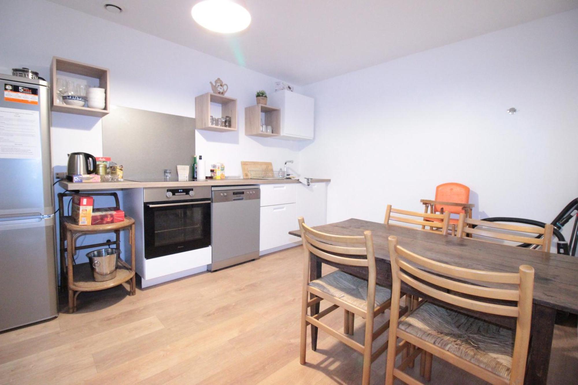 Logement Neuf "Meuse" - Hyper Centre - Parking Proche - Proche Gare - 4 Chambres - Terrasse Couverte - Wifi ! Gere Par Prestazen'Services Verdun-sur-Meuse Exterior photo