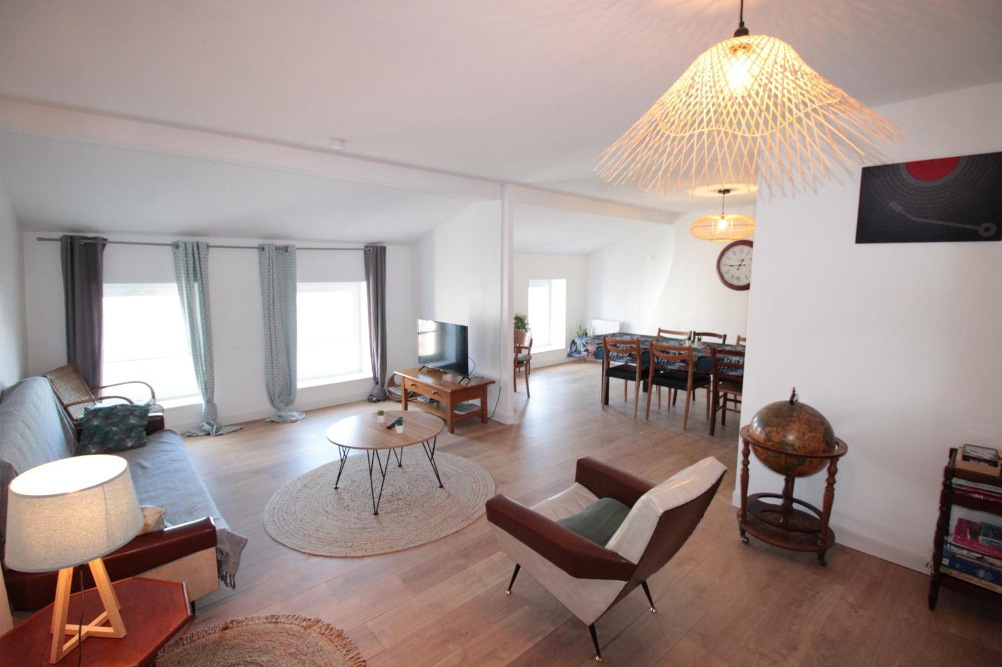 Logement Neuf "Meuse" - Hyper Centre - Parking Proche - Proche Gare - 4 Chambres - Terrasse Couverte - Wifi ! Gere Par Prestazen'Services Verdun-sur-Meuse Exterior photo