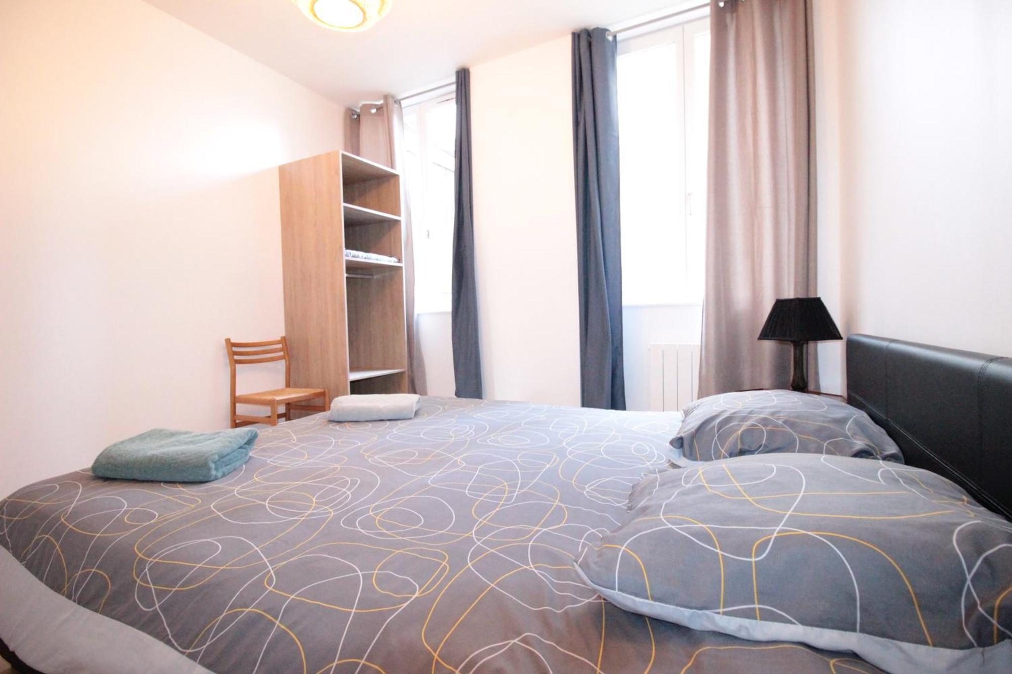 Logement Neuf "Meuse" - Hyper Centre - Parking Proche - Proche Gare - 4 Chambres - Terrasse Couverte - Wifi ! Gere Par Prestazen'Services Verdun-sur-Meuse Exterior photo